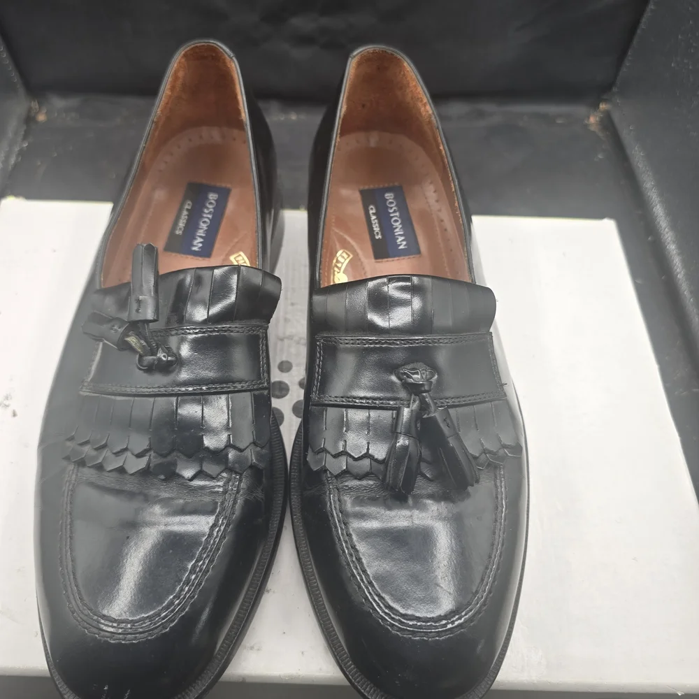 Bostonian Black Leather Tassel Loafers‎